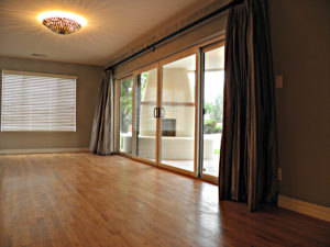 512_Laguna_Blvd._SW_Dining